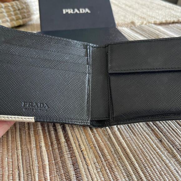 Prada mens bi-fold wallet black with box - Picture 10 of 12